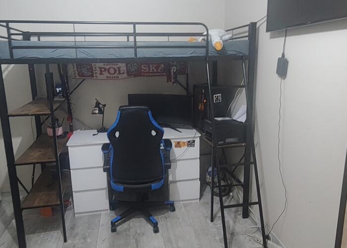 Grajewo ogłoszenia: Praktyczna piętrowa rama z miejscem na biurko i półkami. Idealna...